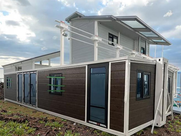 Folding House with Soundproofing